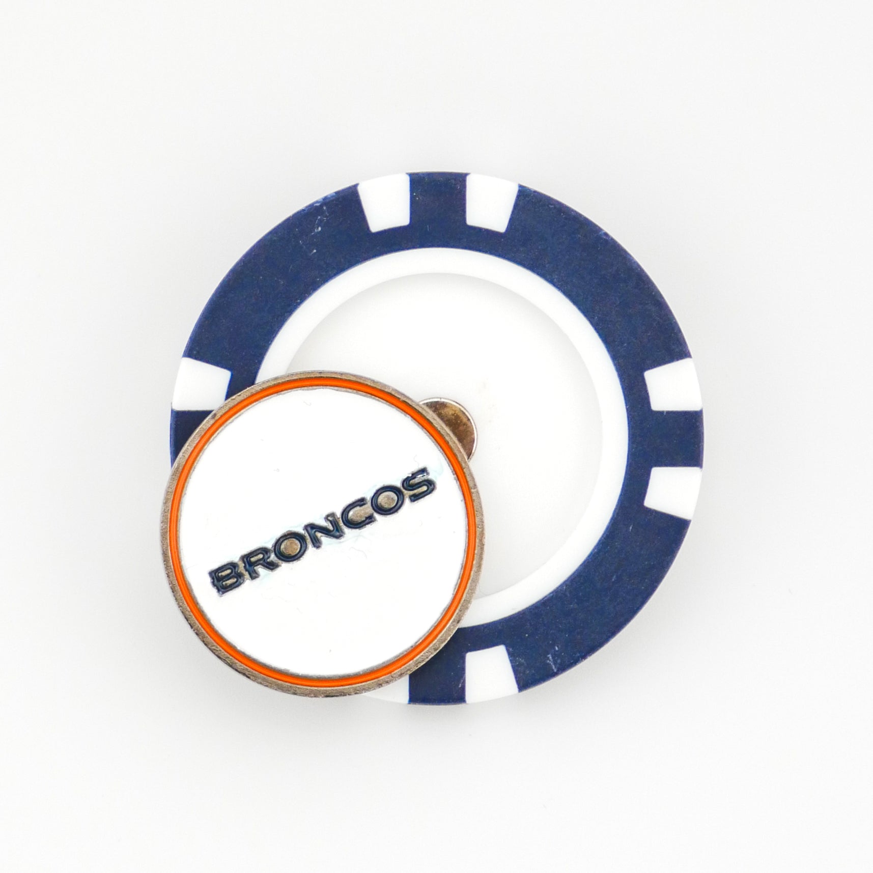 A blue and white poker chip ball marker by Logie Joe’s, featuring BRONCOS in black with an orange outline on the round pin—an eye-catching choice for Denver Broncos fans.